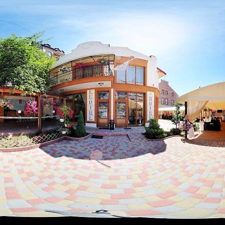 Hotel Leotel Lemberg Exterior foto