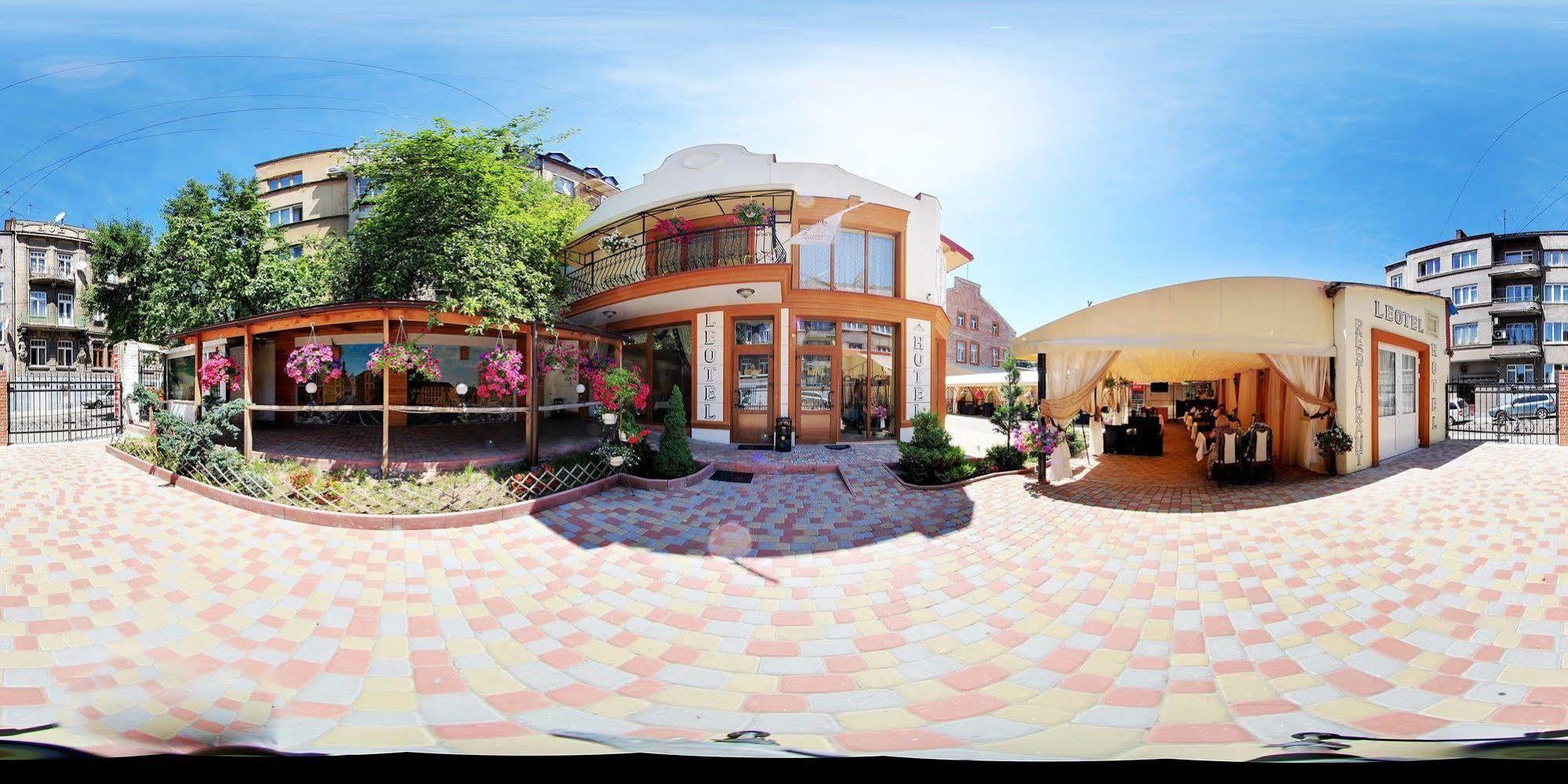 Hotel Leotel Lemberg Exterior foto